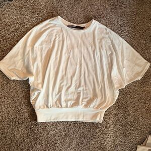 Bimba Y Lola White Short Sleeve Batwing Knit Top